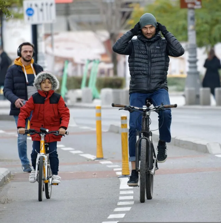 bicyclists 6893736